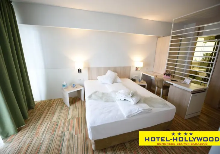 HOLLYWOOD HOTEL